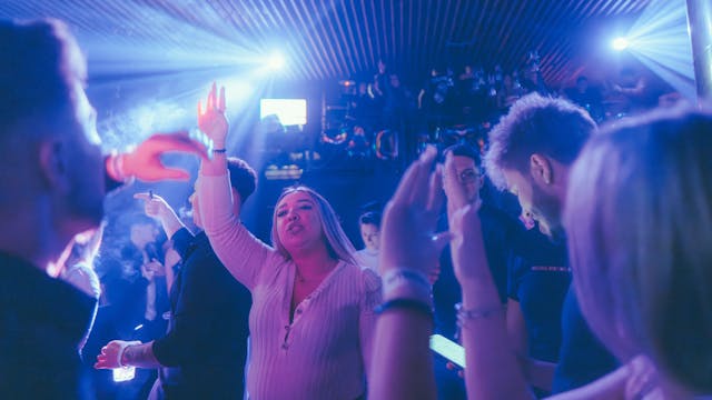 People Dancing at Savanna's